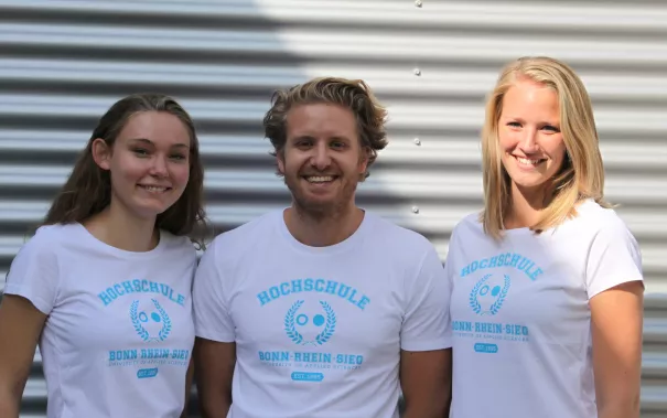 shooting_merchandise_studierende_gina_david_alex_fbwiwi_sta_20160922_foto_j._kuestenmacher_06.jpg (DE)