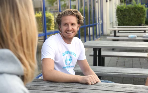 shooting_merchandise_studierende_gina_david_alex_fbwiwi_sta_20160922_foto_j._kuestenmacher_13.jpg (DE)