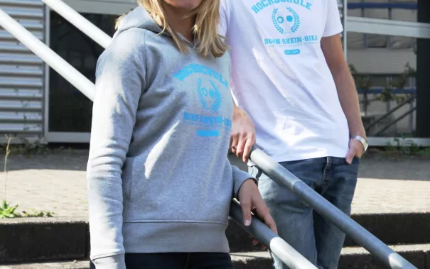 shooting_merchandise_studierende_gina_david_alex_fbwiwi_sta_20160922_foto_j._kuestenmacher_20.jpg (DE)