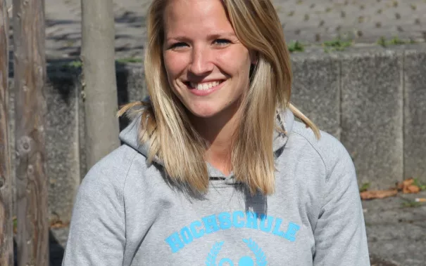 shooting_merchandise_studierende_gina_david_alex_fbwiwi_sta_20160922_foto_j._kuestenmacher_25.jpg (DE)