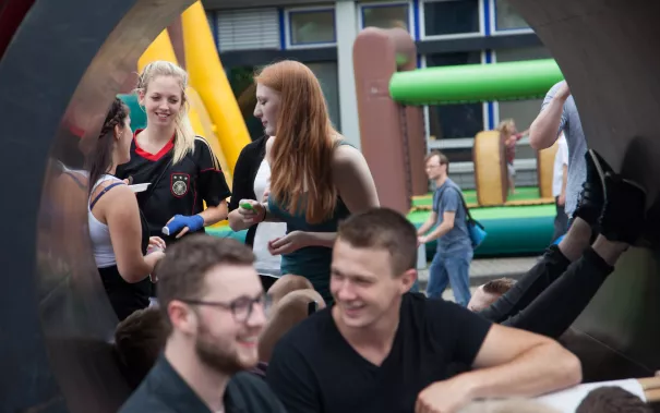 sommerfest-2016_300dpi_fotos_eva_tritschler-1318.jpg (DE)