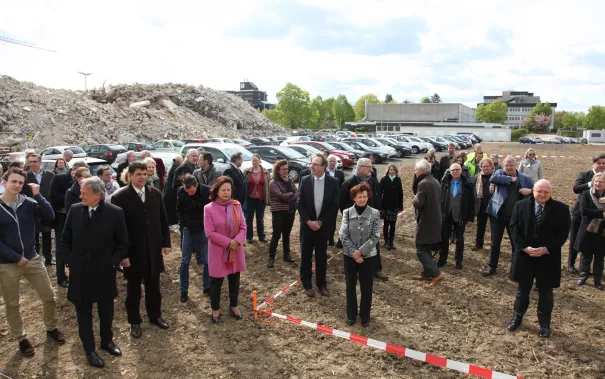 spatenstich_sta_neubau_20160429_foto_j._kuestenmacher_036.jpg (DE)
