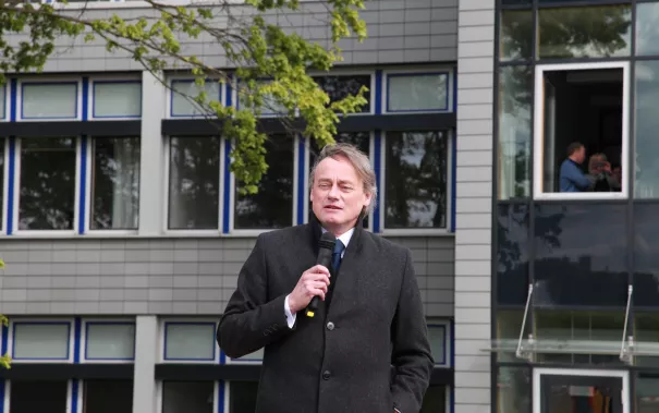 spatenstich_sta_neubau_20160429_foto_j._kuestenmacher_048.jpg (DE)