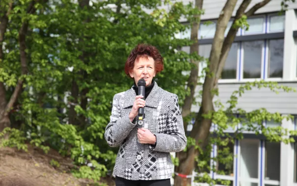 spatenstich_sta_neubau_20160429_foto_j._kuestenmacher_077.jpg (DE)