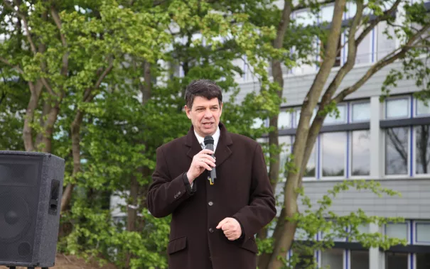spatenstich_sta_neubau_20160429_foto_j._kuestenmacher_097.jpg (DE)