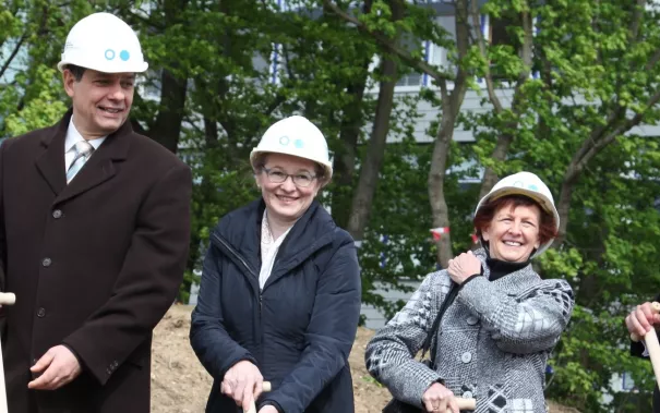 spatenstich_sta_neubau_20160429_foto_j._kuestenmacher_129.jpg (DE)