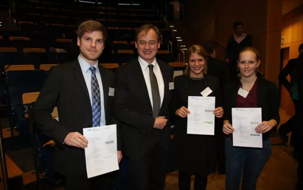 stipendienfeier-2013-page1_100.jpg (DE)