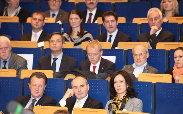 stipendienfeier-2013-page1_13.jpg (DE)