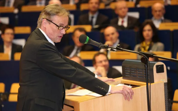 stipendienfeier-2013-page1_16.jpg (DE)