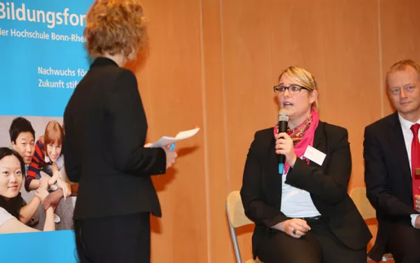 stipendienfeier-2013-page1_25.jpg (DE)