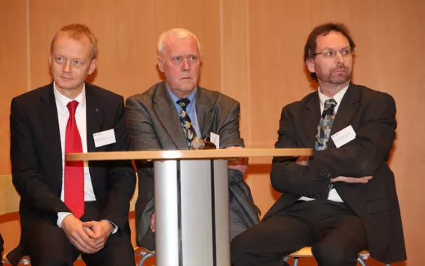 stipendienfeier-2013-page1_26.jpg (DE)