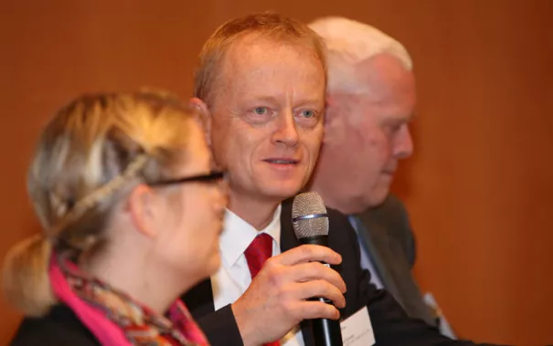 stipendienfeier-2013-page1_27.jpg (DE)