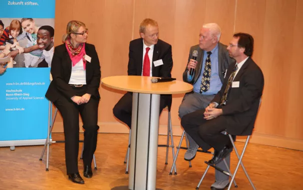 stipendienfeier-2013-page1_30.jpg (DE)