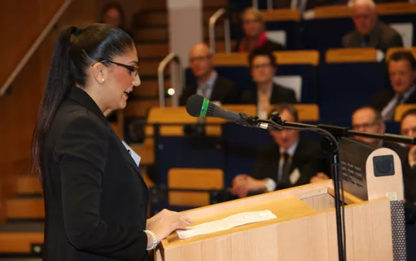 stipendienfeier-2013-page1_33.jpg (DE)