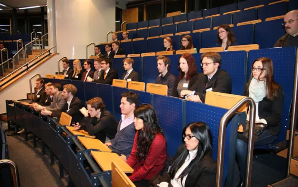 stipendienfeier-2013-page1_4.jpg (DE)