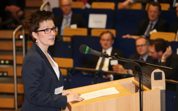 stipendienfeier-2013-page1_40.jpg (DE)