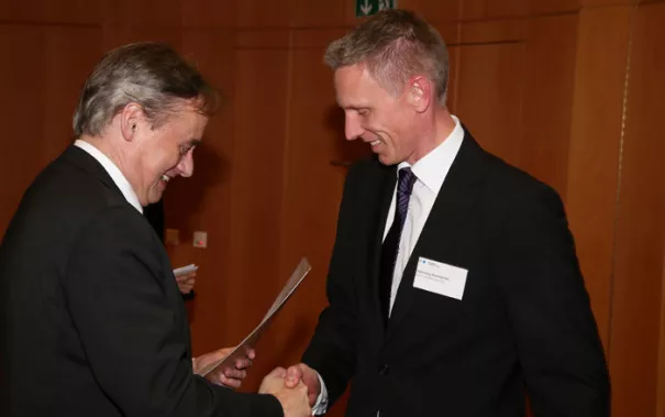 stipendienfeier-2013-page1_43.jpg (DE)