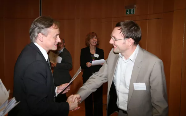 stipendienfeier-2013-page1_45.jpg (DE)