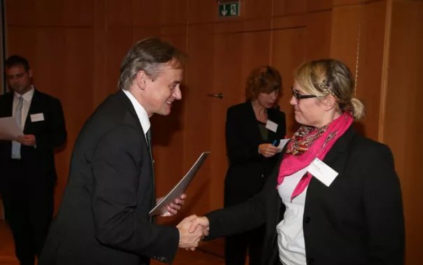 stipendienfeier-2013-page1_47.jpg (DE)