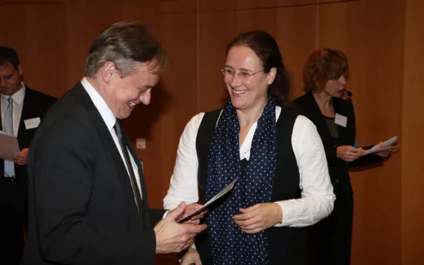 stipendienfeier-2013-page1_48.jpg (DE)