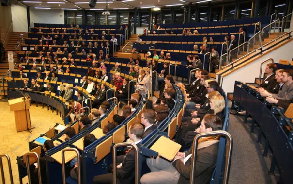 stipendienfeier-2013-page1_5.jpg (DE)