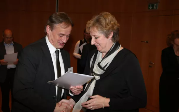 stipendienfeier-2013-page1_52.jpg (DE)