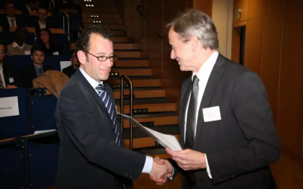 stipendienfeier-2013-page1_53.jpg (DE)