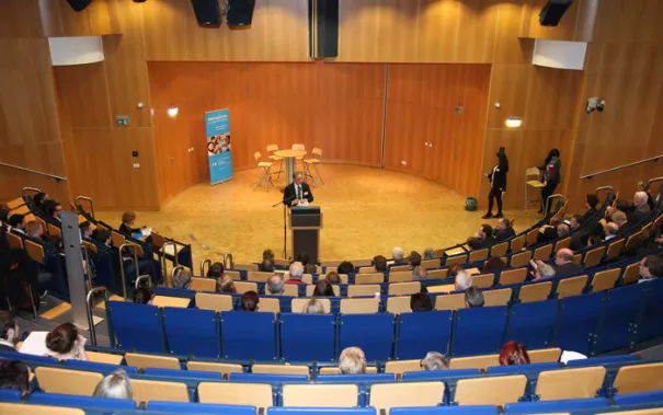 stipendienfeier-2013-page1_6.jpg (DE)