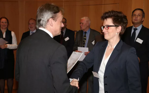 stipendienfeier-2013-page1_63.jpg (DE)