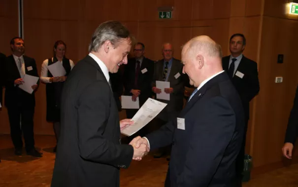 stipendienfeier-2013-page1_64.jpg (DE)