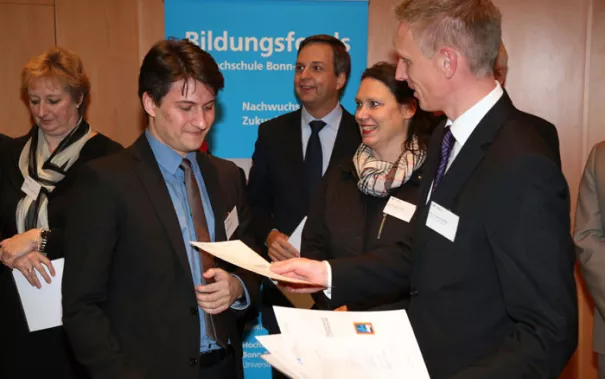 stipendienfeier-2013-page1_71.jpg (DE)