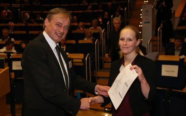 stipendienfeier-2013-page1_80.jpg (DE)