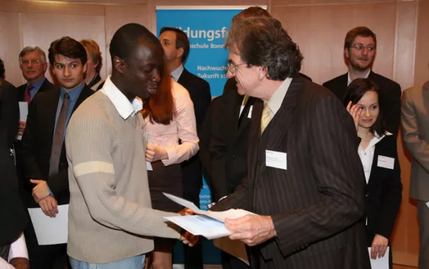 stipendienfeier-2013-page1_82.jpg (DE)