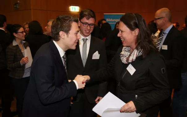 stipendienfeier-2013-page1_93.jpg (DE)