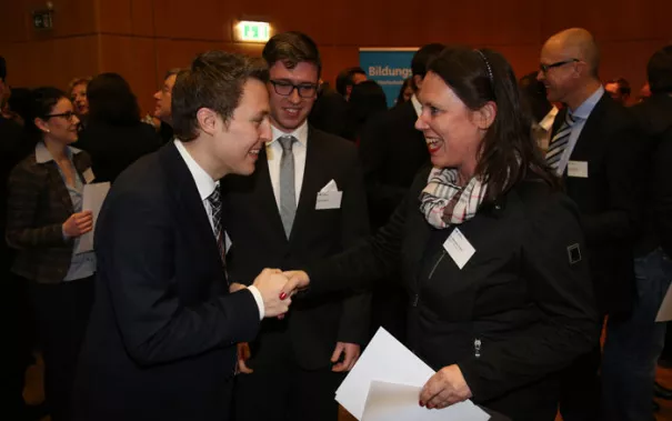 stipendienfeier-2013-page1_94.jpg (DE)