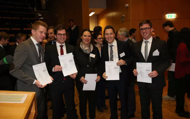 stipendienfeier-2013-page1_97.jpg (DE)