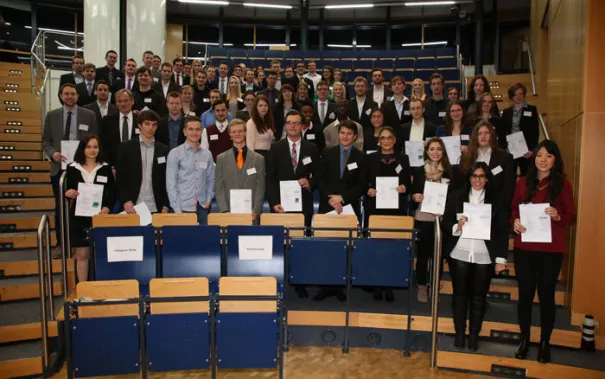 stipendienfeier-2013-page2_10.jpg (DE)