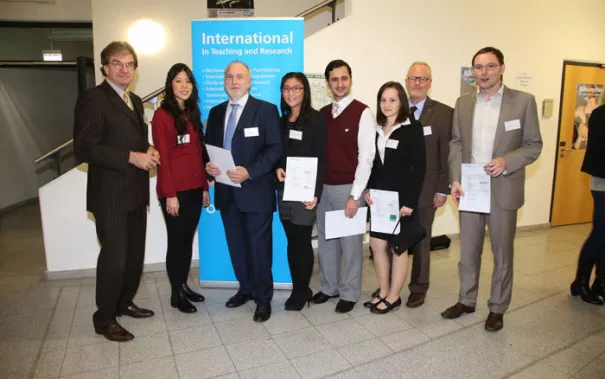 stipendienfeier-2013-page2_21.jpg (DE)