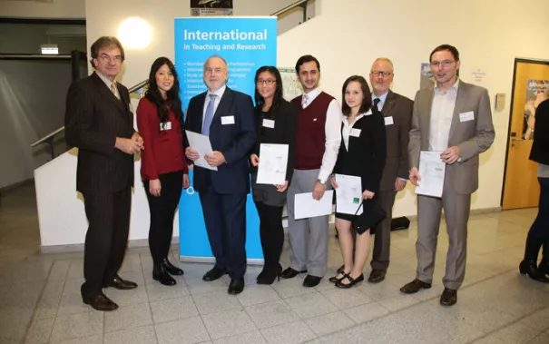 stipendienfeier-2013-page2_22.jpg (DE)