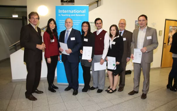 stipendienfeier-2013-page2_23.jpg (DE)