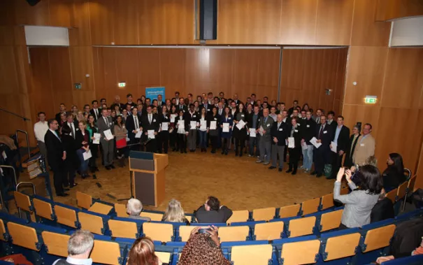 stipendienfeier-2013-page2_4.jpg (DE)