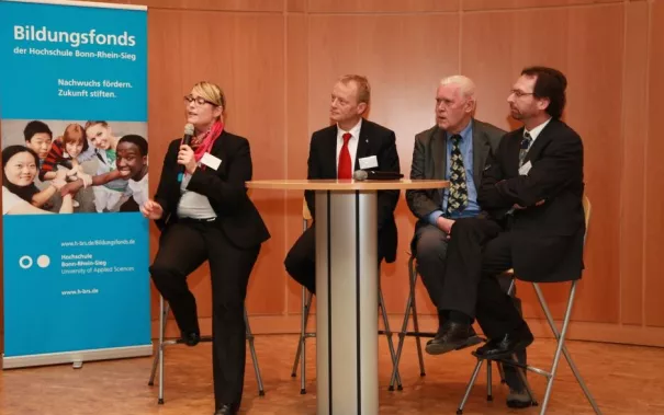 stipendienfeier-2013-page2_43.jpg (DE)