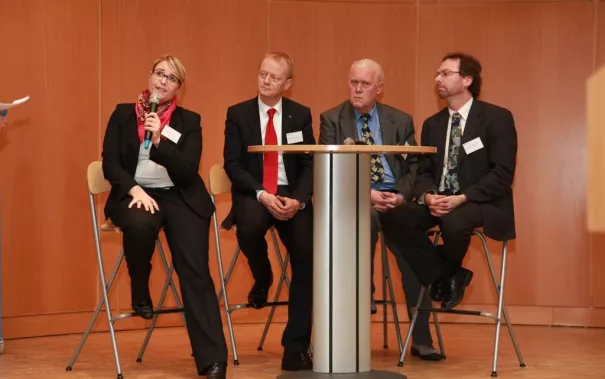 stipendienfeier-2013-page2_44.jpg (DE)