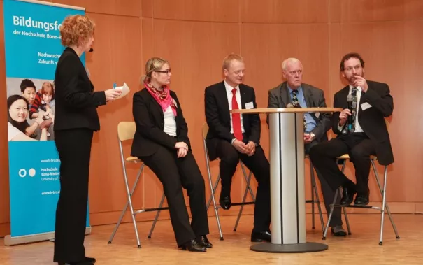 stipendienfeier-2013-page2_45.jpg (DE)