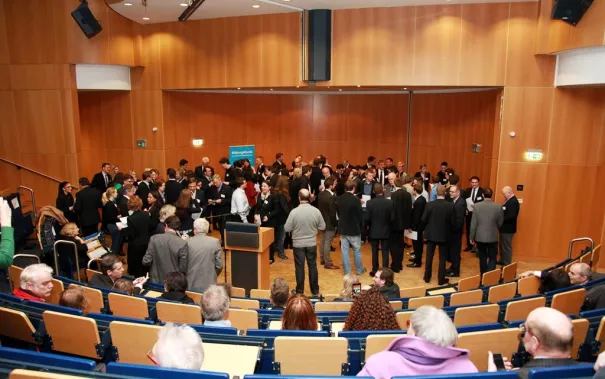 stipendienfeier-2013-page2_54.jpg (DE)