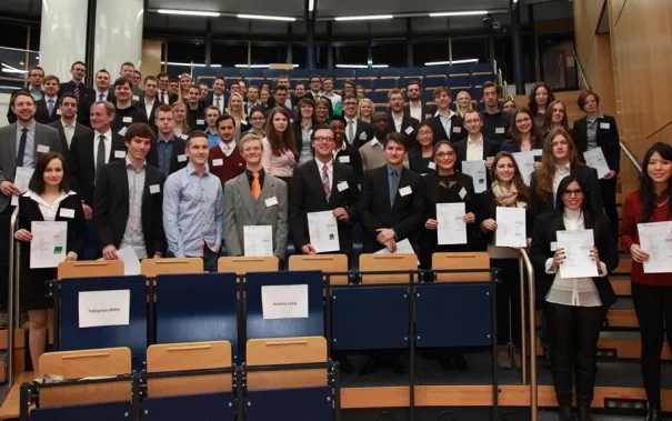 stipendienfeier-2013-page2_60.jpg (DE)