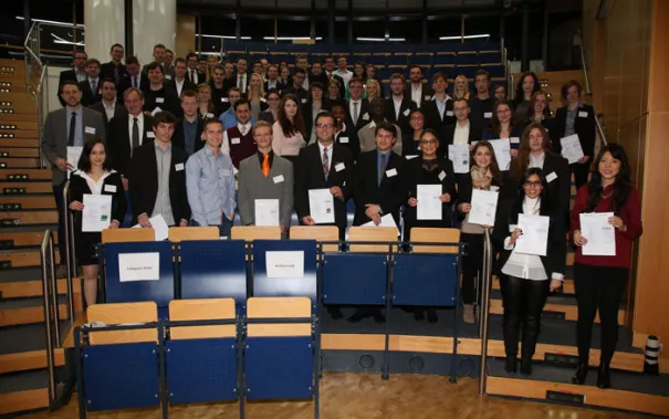 stipendienfeier-2013-page2_7.jpg (DE)