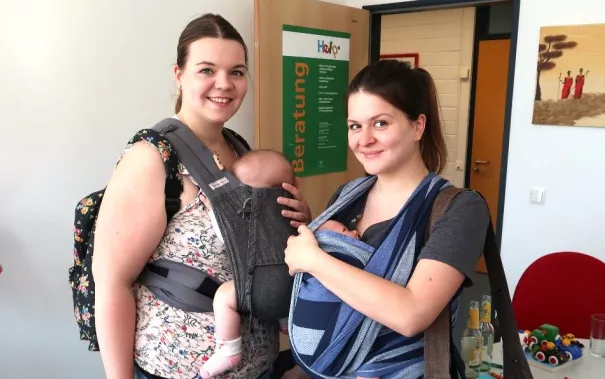 studentinnen_mit_babys_trage_help_beratung_201711_foto_b._michel_teasercut.jpg (DE)