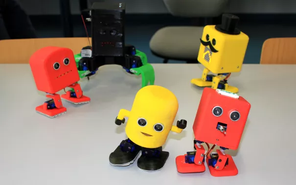 tag-d-off-projekt-2016_b065_arduino-roboter-wettrennen_06.jpg (DE)