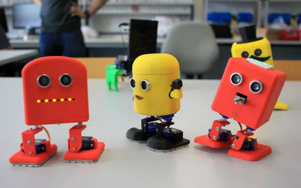 tag-d-off-projekt-2016_b065_arduino-roboter-wettrennen_08.jpg (DE)